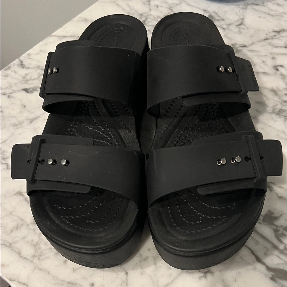 Crocs Black Brooklyn Sandals